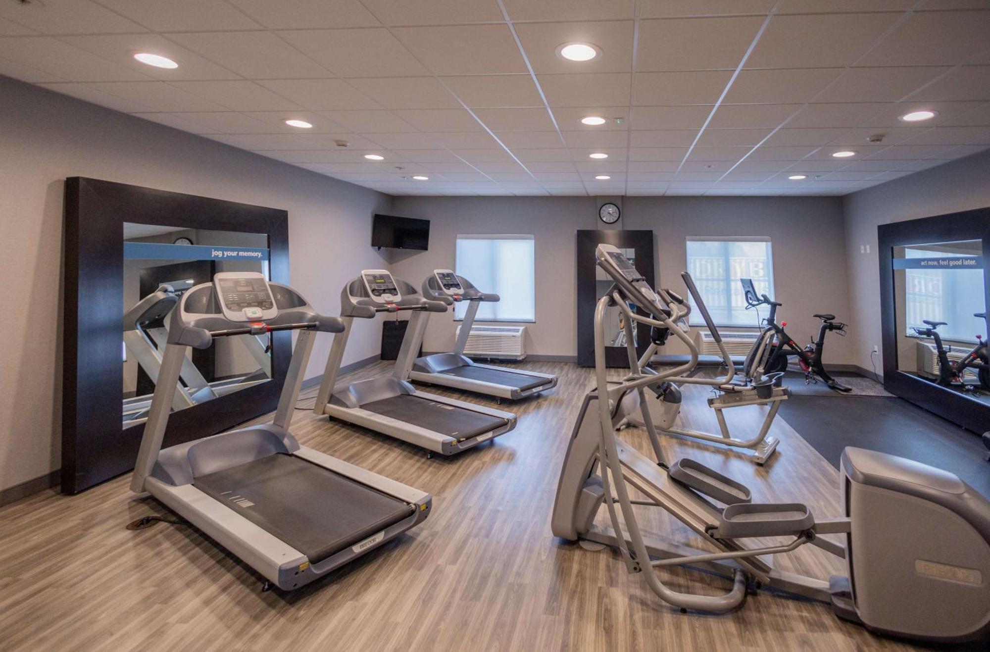 Hampton Inn & Suites By Hilton Seattle/Kent Ngoại thất bức ảnh